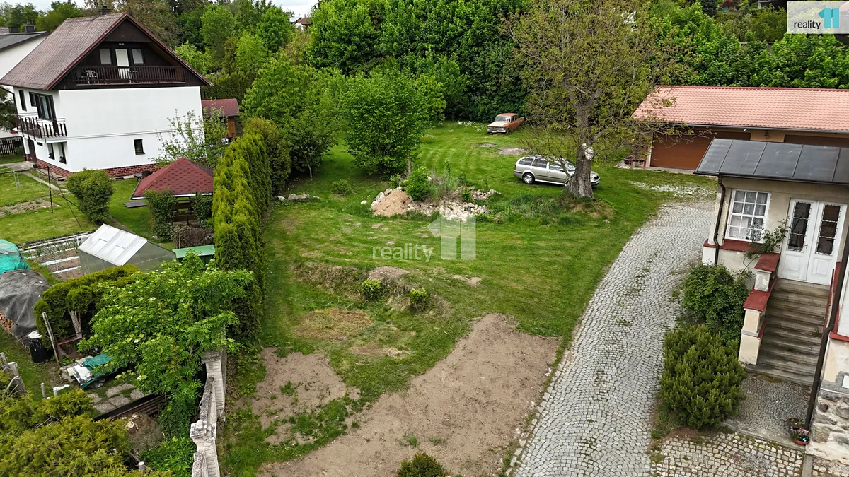 Prodej stavebního pozemku 1096 m²